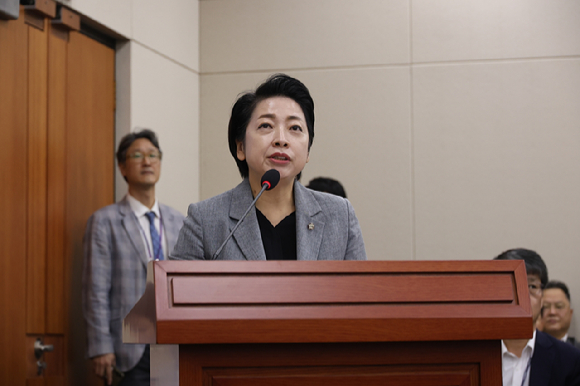 발언하는 황정아 의원. [사진=황정아 의원실]