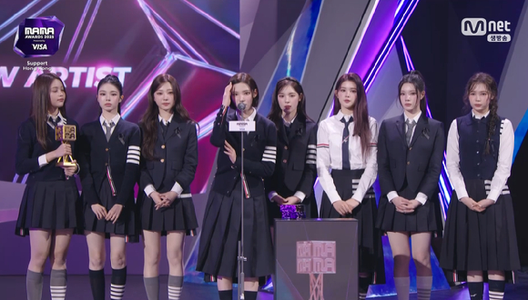 엔하이픈이 '2025 마마 어워즈'에서 수상소감을 이야기 하고 있다. [사진=엠넷 방송화면 캡처]