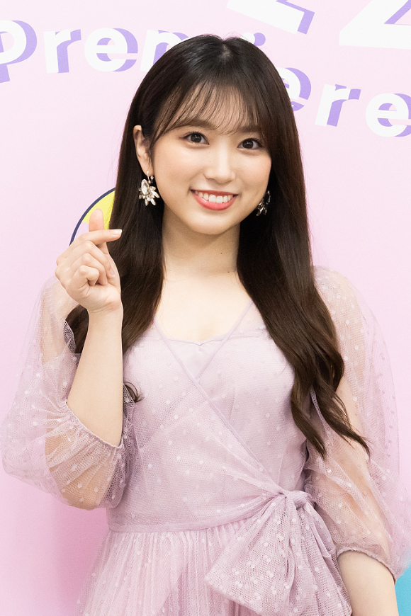 일본 아이돌 그룹 HKT48(3기) 및 전 아이즈원(IZ*ONE) 멤버 야부키 나코가 지난 14일 일본 도쿄 마쿠하리메세(치바현 소재)에서 열린 'KCON 2022 Premier in Tokyo'(케이콘 2022 프리미어 인 도쿄)에 참석해 포즈를 취하고 있다. [사진=CJ ENM]