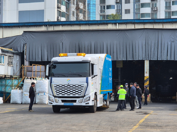 수소 전기 노면 분진 청소차. [사진=금천구]