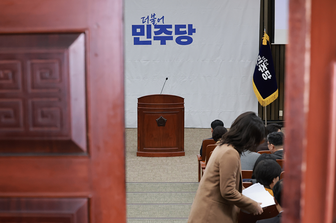조국혁신당 조국 신임 대표가 26일 서울 여의도 국회에서 더불어민주당 정청래 대표를 예방하며 발언하고 있다. 2025.11.26 [사진=연합뉴스]
