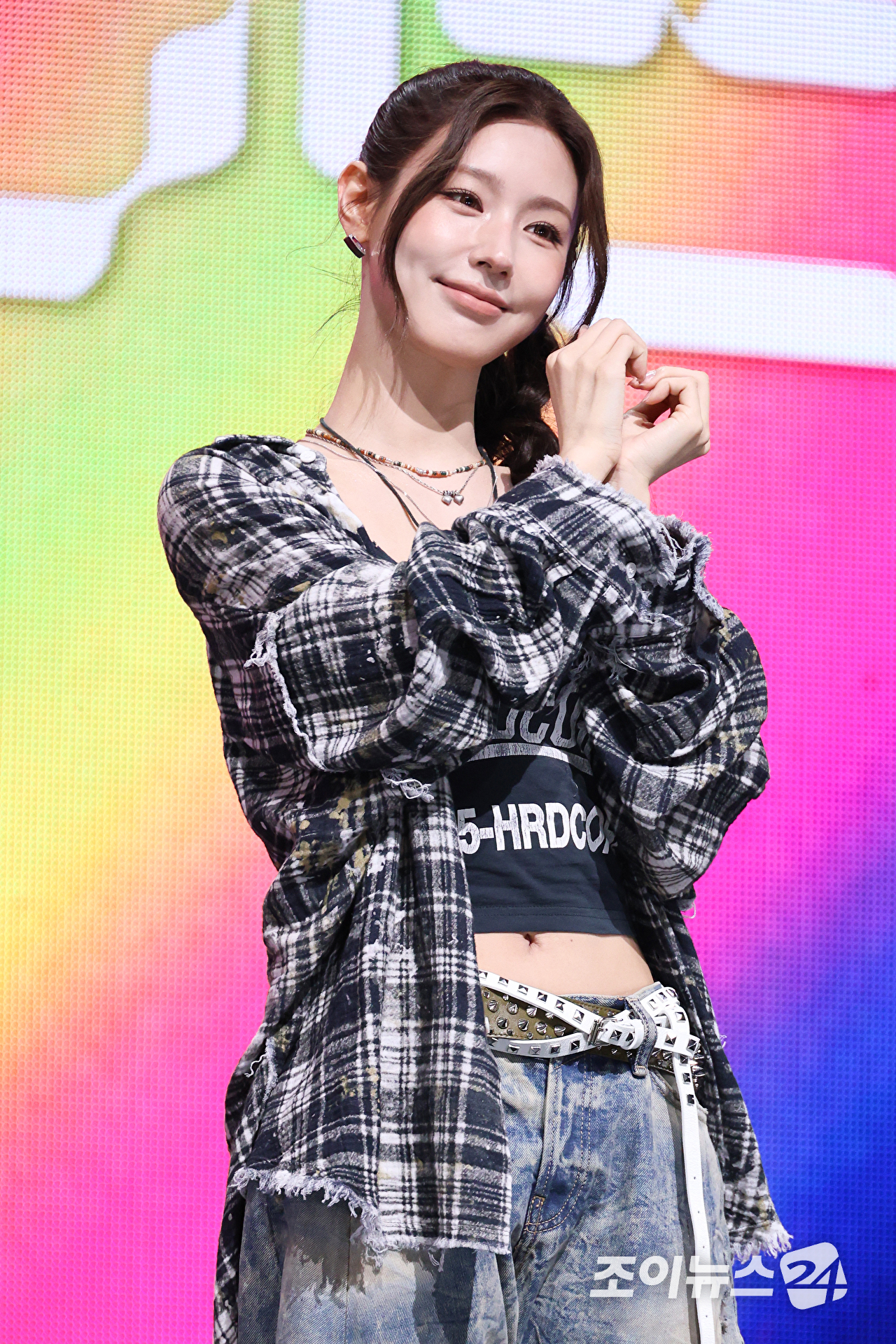 그룹 아이들 미연이 6일 오후 서울 광진구 광장동 예스24라이브홀에서 진행된 아이들(i-dle) 아홉 번째 미니 앨범 '위 메이드'(We made) 발매 기념 쇼케이스에 참석해 포즈를 취하고 있다. [사진=문수지 기자]