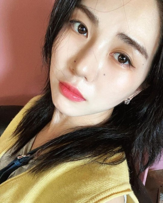 권민아 "친언니, 7~8억 횡령+엄마에게 폭언" 주장…법적 대응 예고