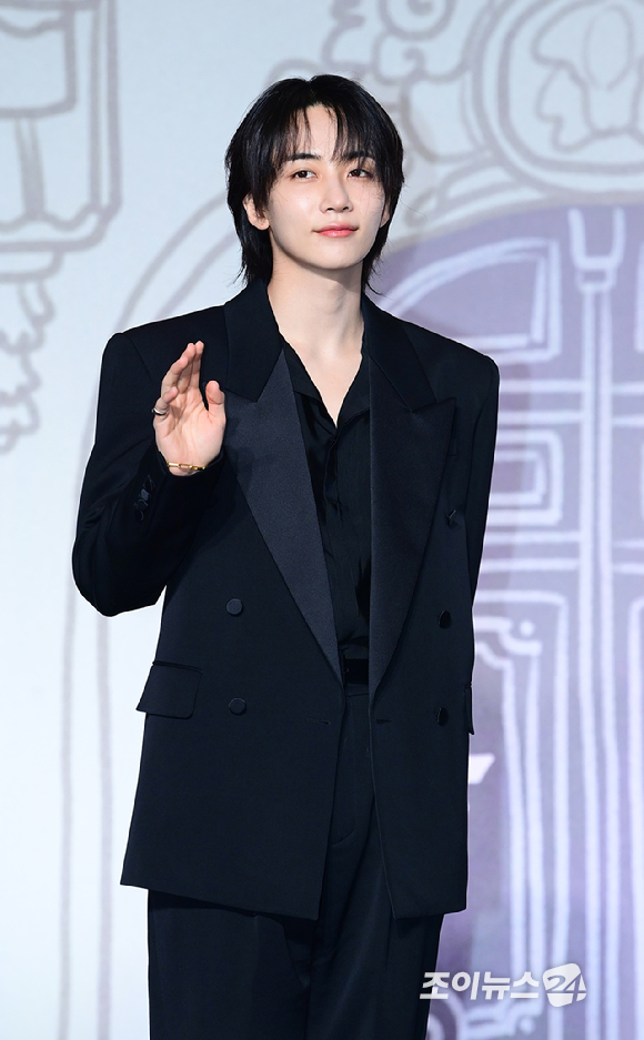 그룹 세븐틴 정한이 29일 오후 서울 영등포구 여의도 콘래드호텔에서 열린 세븐틴(Seventeen) 베스트 앨범 '17 IS RIGHT HERE' 발매 기념 글로벌 기자간담회에 참석하고 있다. [사진=정소희 기자]
