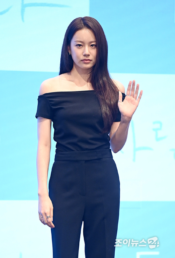 배우 박유나가 22일 오후 서울 구로구 신도림 디큐브시티 더세인트에서 열린 KBS2 주말드라마 '사랑이 온다' 제작발표회에서 포토타임을 갖고 있다. [사진=곽영래 기자]