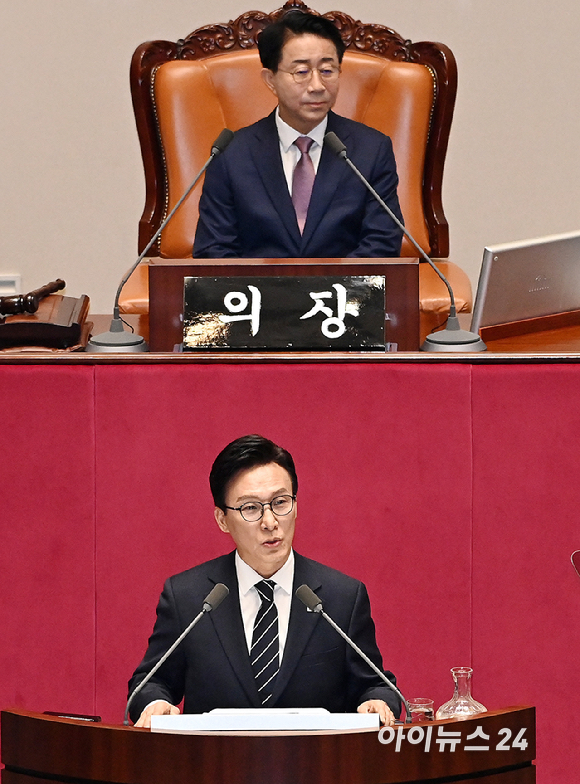 김민석 더불어민주당 대표가 7일 서울 여의도 국회에서 열린 제439회국회(정기회) 제3차 본회의에서 교섭단체 대표연설을 하고 있다. [사진=곽영래 기자]