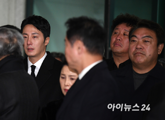 배우 고(故) 이순재의 영결식이 27일 서울 송파구 서울아산병원 장례식장에 엄수되고 있다. [사진=곽영래 기자]