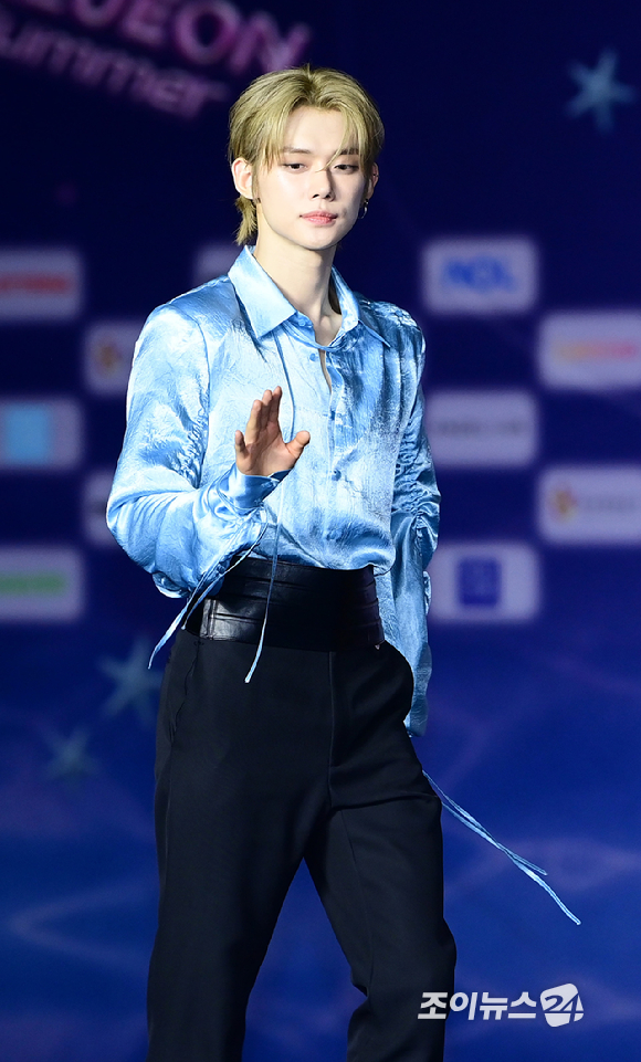 그룹 투모로우바이투게더(TXT) 연준이 26일 오후 경기도 고양 일산서구 대화동 킨텍스에서 열린 2025 SBS 가요대전 Summer(써머) 블루카펫 행사에 참석하고 있다. [사진=정소희 기자]