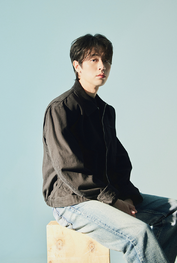 배우 박정민이 영화 '밀수'(감독 류승완) 인터뷰에 앞서 포즈를 취하고 있다. [사진=샘컴퍼니]