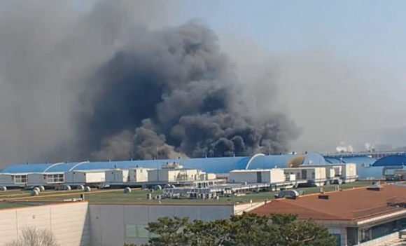 대전 한 자동차 부품 관련 공장에서 화재가 발생해 다수의 인명피해가 발생했다. 사진은 해당 화재 현장. [사진=소방청 제공]