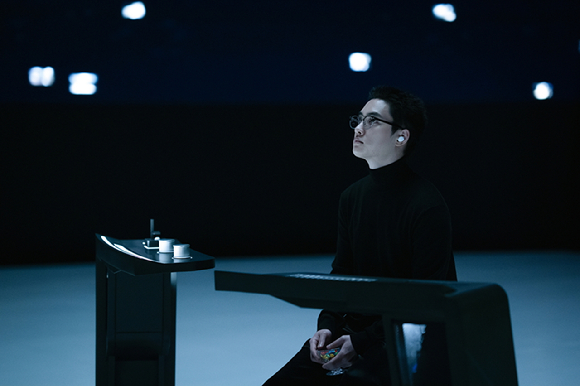 '조각도시' 도경수 스틸. [사진=월트디즈니 컴퍼니 코리아]