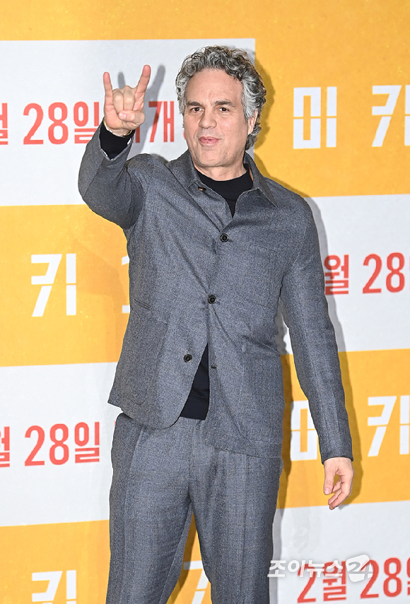 영화배우 마크 러팔로가 20일 오전 서울 강남구 메가박스 코엑스에서 열린 영화 '미키 17' 내한 기자간담회에서 포토타임을 갖고 있다. [사진=곽영래 기자]
