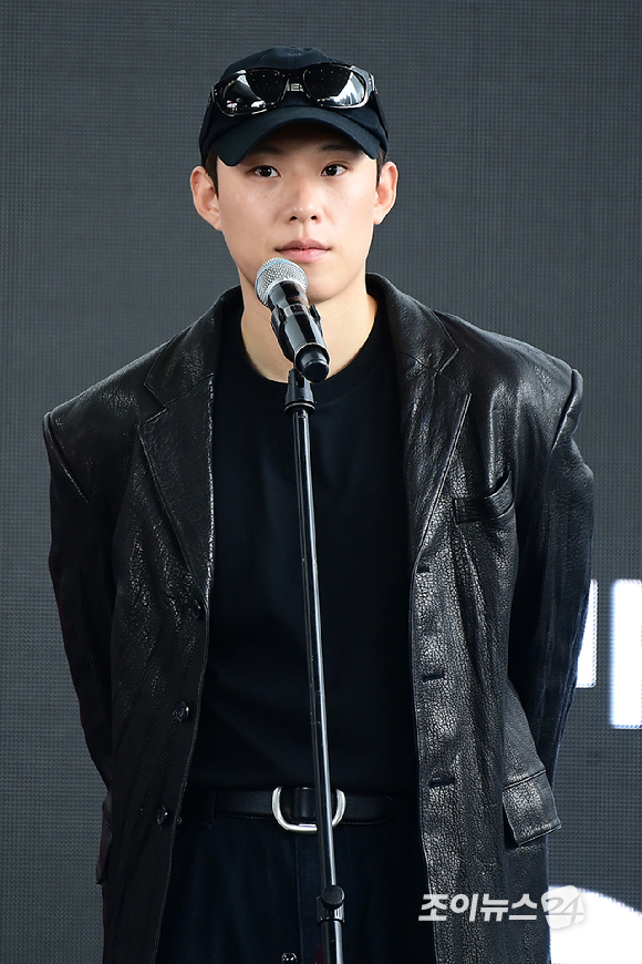 배우 김성철이 19일 오후 부산광역시 해운대구 우동 영화의 전당에서 열린 제30회 부산국제영화제(BIFF) '파과' 야외무대인사 행사에 참석하고 있다. [사진=정소희 기자]