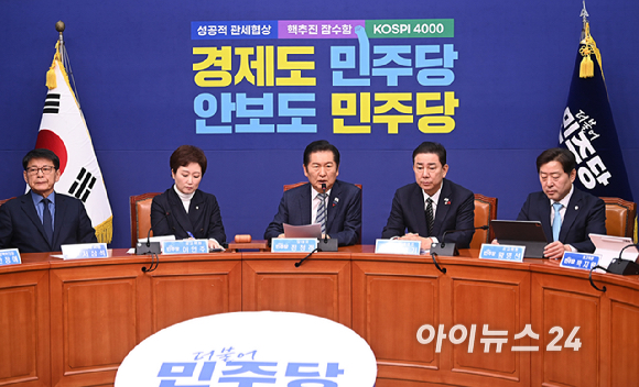 정청래 더불어민주당 대표가 19일 서울 여의도 국회에서 열린 최고위원회의에서 발언하고 있다. [사진=곽영래 기자]