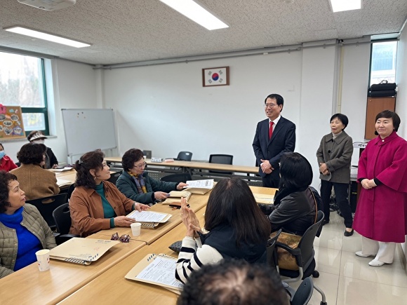 양홍규 국민의힘 대전 서구을 국회의원 예비후보가 지역민을 위한 생활밀착형 공약을 발표했다.[사진=양홍규 선거캠프]