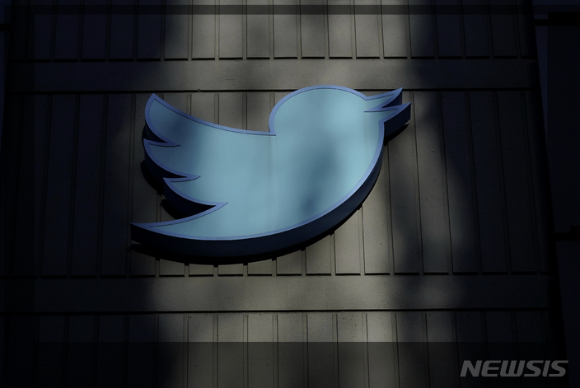 일론 머스크 테슬라 최고경영자(CEO)가 트위터를 인수한 후 전체 직원의 약 80%가 해고된 것으로 나타났다. [사진=뉴시스 ]