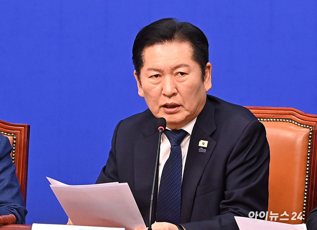 정청래 더불어민주당 대표가 23일 서울 여의도 국회에서 열린 최고위원회의에서 발언하고 있다. [사진=곽영래 기자]