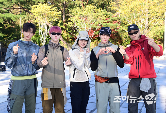[2026 가을 JOY트레킹] "더윈드 보러 태국서 왔어요"…글로벌 팬도 K-등산行