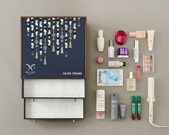 'APEC 2025 KOREA'에서 올리브영이 제안해 회원 정상 선물로 채택된 'K뷰티 패키지' 세부 이미지 [사진=CJ올리브영]