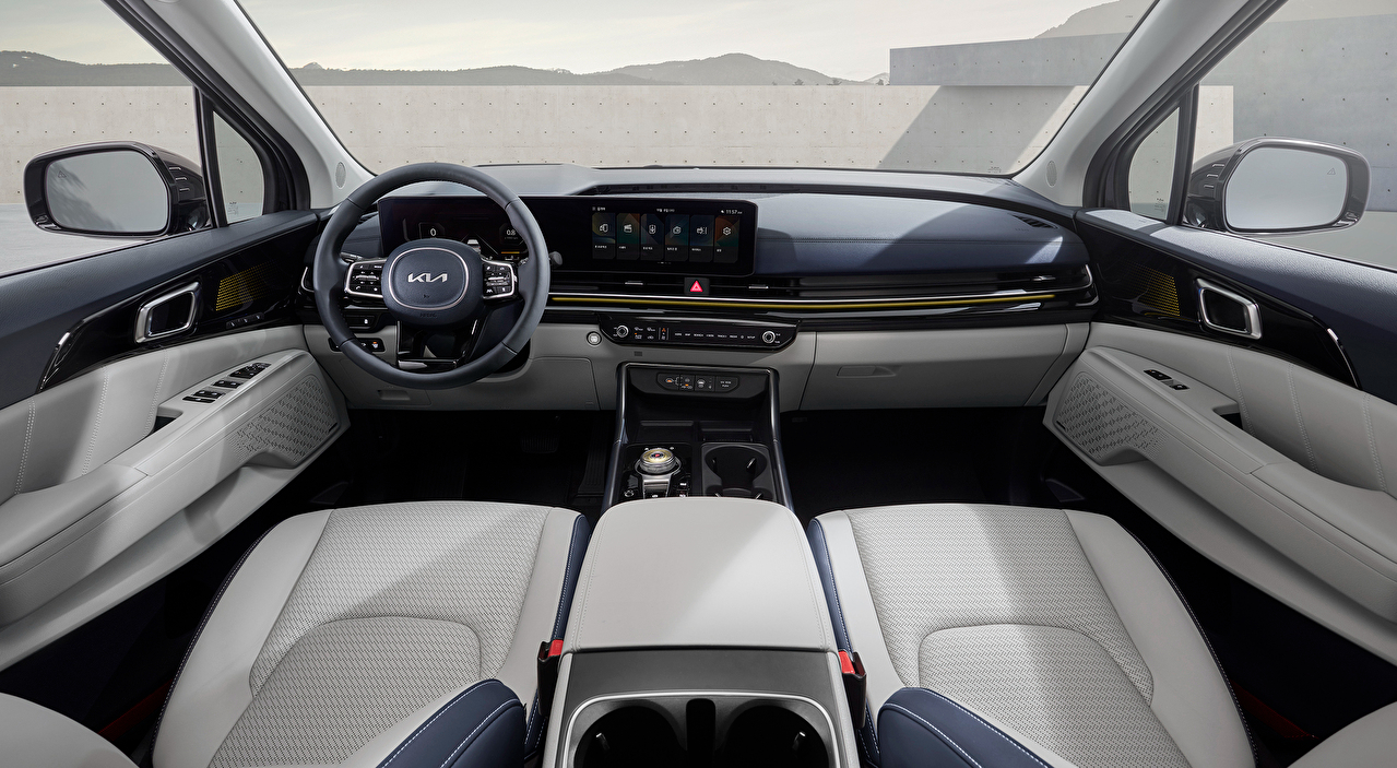 기아가 이달 출시 예정인 &lsquo;더 뉴 카니발&rsquo;의 주요 사양과 가격을 공개하고 8일(수)부터 사전계약을 시작한다. 사진은 공개된 더 뉴 카니발 외관. [사진=기아]