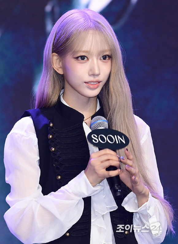 그룹 미야오 수인이 1일 오후 서울 마포구 상암동 큐브컨벤션센터에서 열린 미야오(MEOVV) EP 2집 '바이트 나우(BITE NOW)' 미디어 쇼케이스에 참석하고 있다. [사진=정소희 기자]