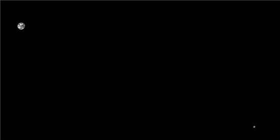 지구로부터 61억km 떨어진 곳에서 보이저 1호가 찍은 지구. 티끌처럼 보인다. [사진=NASA]