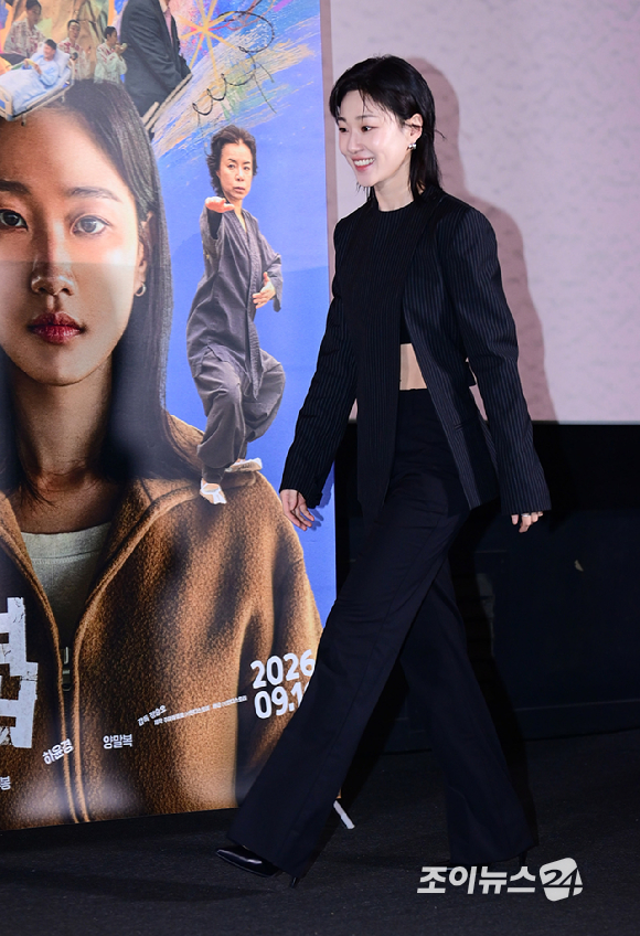 배우 하윤경이 1일 오후 서울 CGV 용산 아이파크몰에서 열린 영화 '철들 무렵'(감독 정승오) 언론시사회에 참석하고 있다. [사진=정소희 기자]