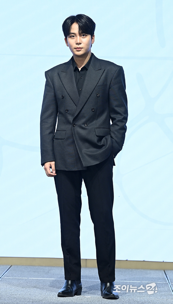 에이티즈 종호가 5일 오후 서울 여의도 페어몬트 엠버서더 서울에서 열린 미니 13집 '골든 아워 : 파트 4(GOLDEN HOUR : Part.4)' 발매 기념 기자간담회에서 포즈를 취하고 있다. [사진=곽영래 기자]