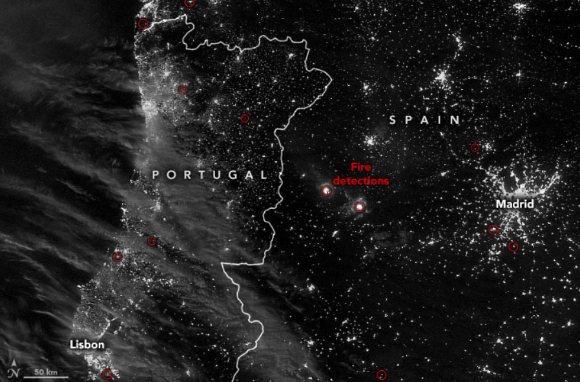 NASA 수오미NPP 위성이 찍은 포르투갈과 스페인 산불 현장. [사진=NASA]