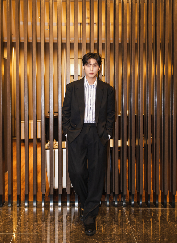 밴드 데이식스 영케이가 최근 서울 모처에서 진행한 정규 2집 'YOUNGEST'(영기스트) 발매 기념 인터뷰에서 포즈를 취하고 있다. [사진=JYP엔터테인먼트]