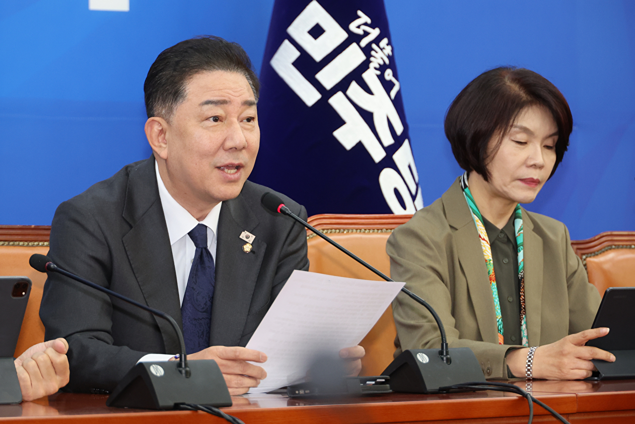 더불어민주당 김병기 원내대표가 28일 서울 여의도 국회에서 열린 국정감사 대책회의에서 발언하고 있다. 2025.10.28 [사진=연합뉴스]