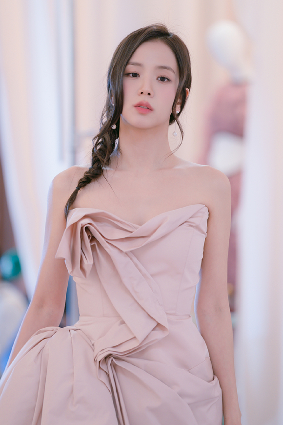 서강준, 이수혁, 김성철이 넷플릭스 시리즈 '월간남친'에서 지수와 연기 호흡을 맞추고 있다. [사진=넷플릭스]