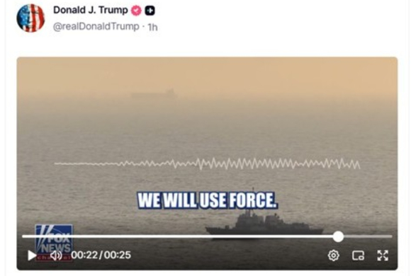 알레이 버크급 구축함 'USS 스프루언스'서 장대한 분노(에픽 퓨리) 작전의 일환으로 토마호크 지대공 미사일을 발사하고 있다. [사진=EPA/연합뉴스]