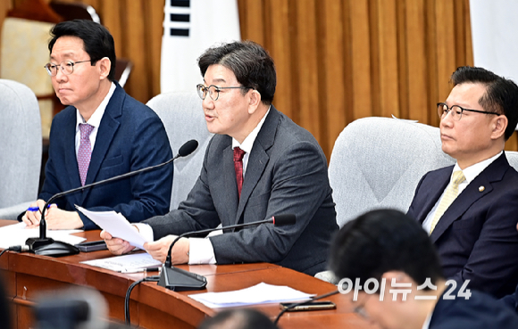 권성동 국민의힘 원내대표가 7일 오전 서울 여의도 국회에서 열린 원내대책회의에서 발언하고 있다. [사진=곽영래 기자]