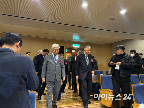 12일 이중근 부영그룹 회장이 제13대 유엔한국협회 회장 취임식에서 취임사 발언을 하고 있다. [사진=김민지 기자]