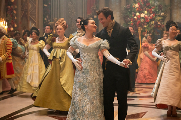 배우 하예린이 넷플릭스 시리즈 '브리저튼4' 간담회에 앞서 포즈를 취하고 있다. [사진=넷플릭스]