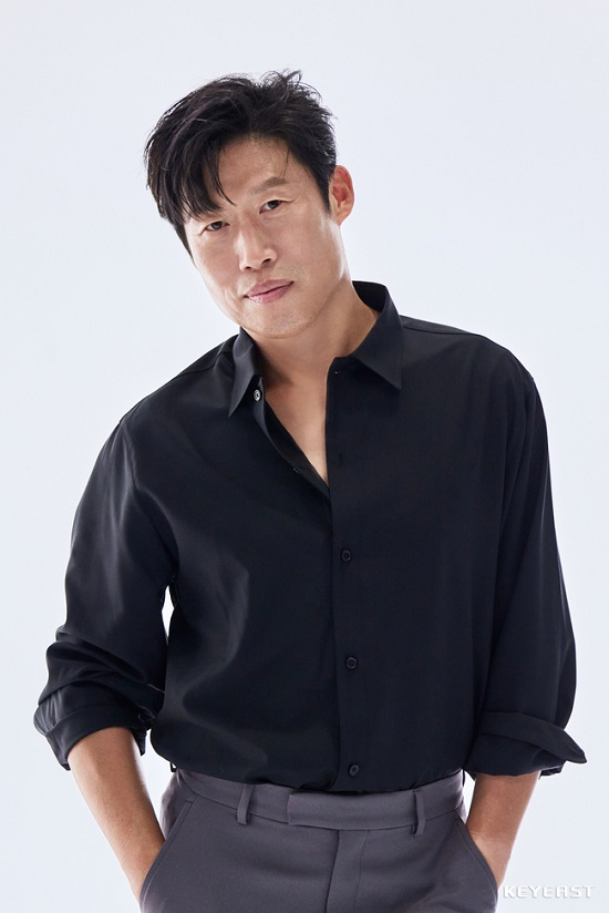 '왕사남' 대박낸 유해진, 현빈과 리얼 공조⋯VAST와 전속계약