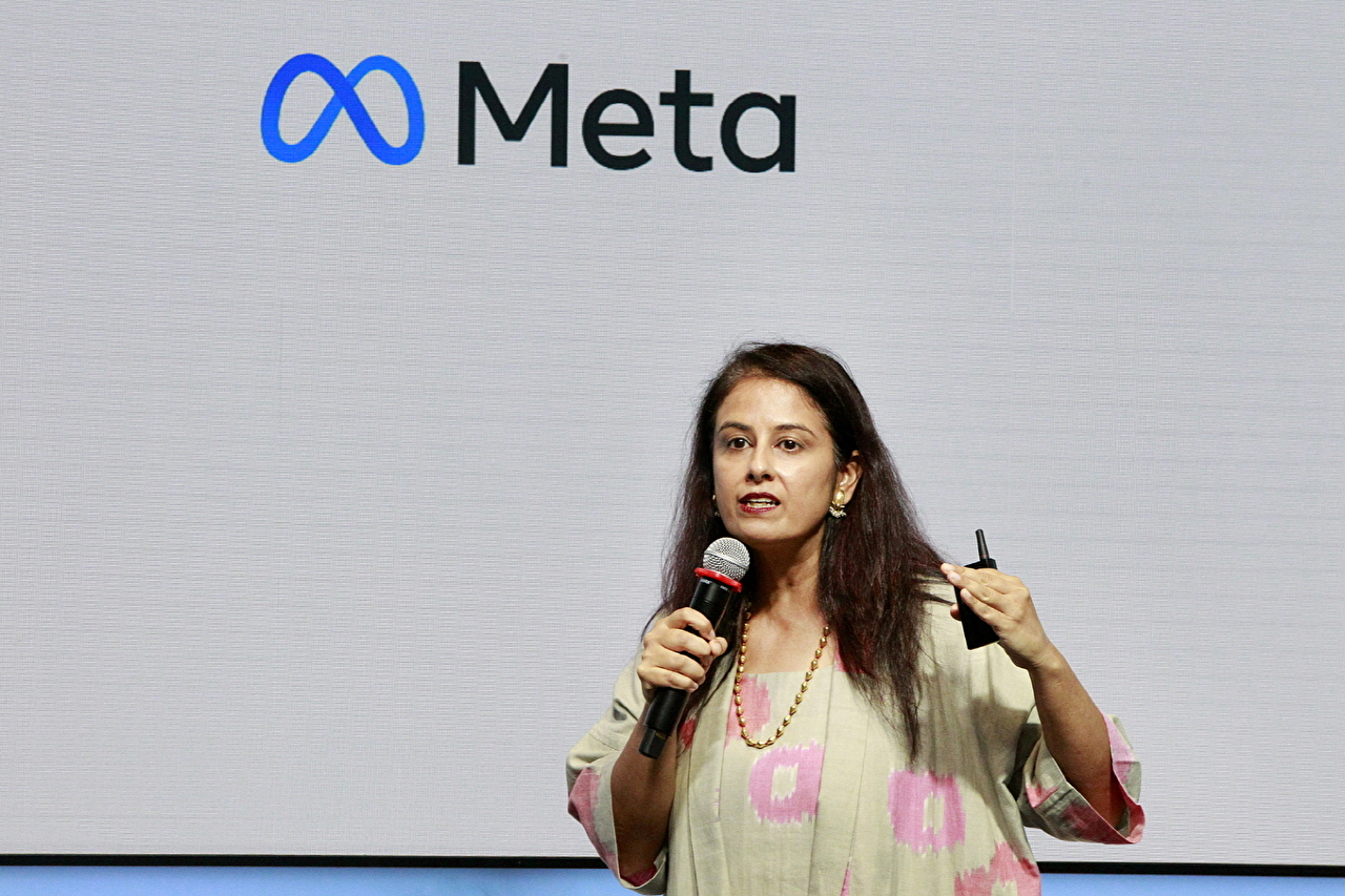 3일 서울 강남구 페이스북코리아(메타) 사무실에서 열린 라운드 테이블(원탁회의)에서 프리앙카 발라 메타 남아시아 안전 정책 총괄 박사가 발표하고 있다. [사진=메타]