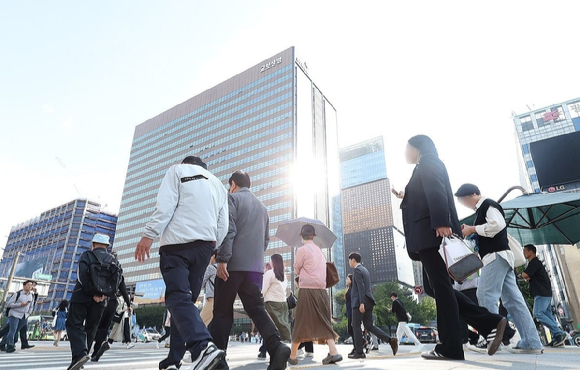 국내 대기업 10곳 중 8곳은 올해 하반기에 상반기 투자를 집행할 예정이라는 조사 결과가 나왔다. [사진=연합뉴스]