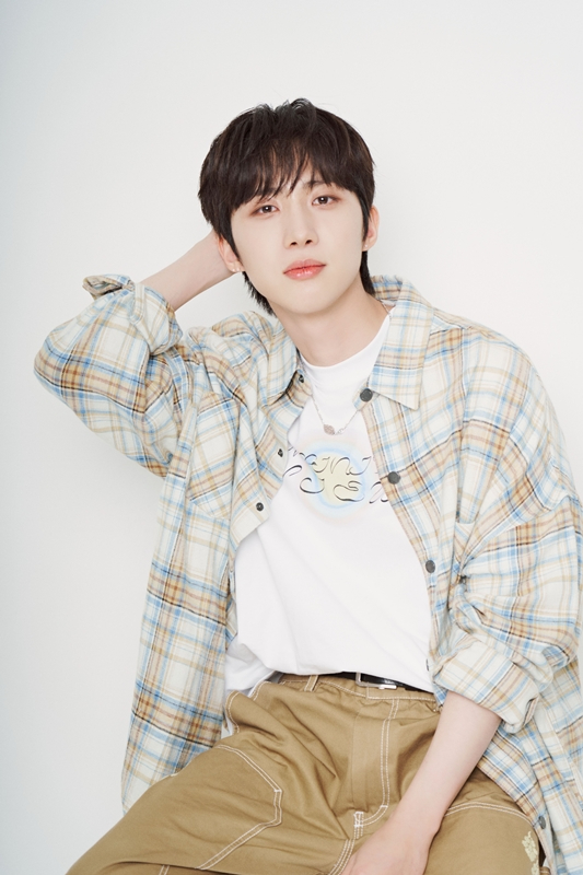 펜타곤 후이가 17일 Mnet '보이즈플래닛' 종영 기념 인터뷰에서 포즈를 취하고 있다. [사진=큐브엔터테인먼트]
