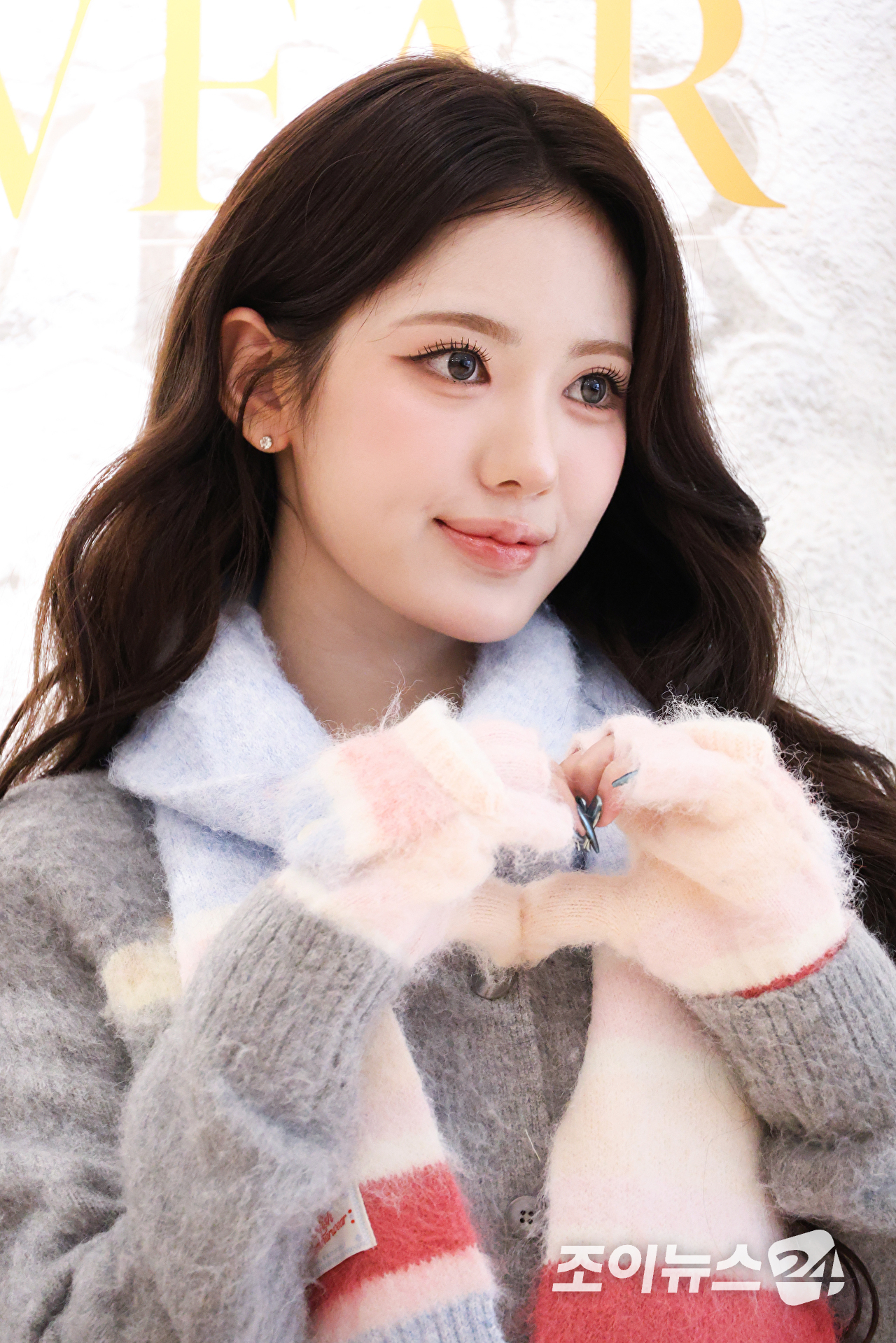 그룹 키키 수이가 29일 오전 서울 성동구 성수동 락피쉬웨더웨어 성수점에서 진행된 락피쉬웨더웨어 '26 윈터 프레젠테이션' 기념 포토월 행사에 참석해 포즈를 취하고 있다. [사진=문수지 기자]