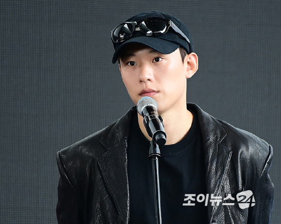배우 김성철이 19일 오후 부산광역시 해운대구 우동 영화의 전당에서 열린 제30회 부산국제영화제(BIFF) '파과' 야외무대인사 행사에 참석하고 있다. [사진=정소희 기자]