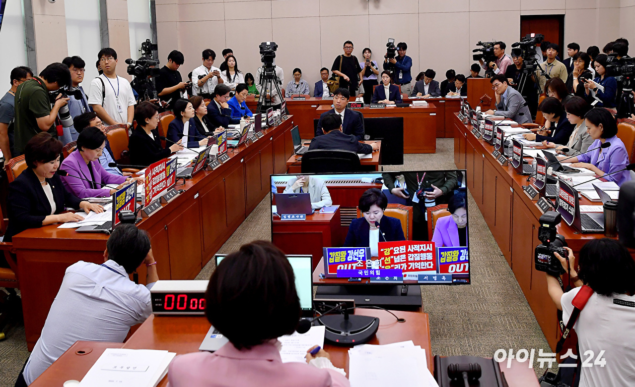 사진 왼쪽부터 강선우 여성가족부 장관 후보자, 이진숙 교육부 장관 후보자. [사진=아이뉴스24 DB]