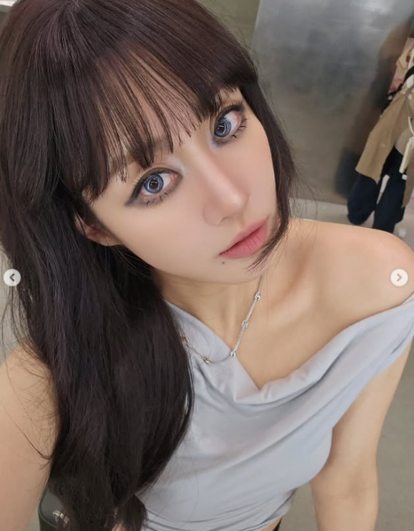 강소라 맞아? 에스파 카리나 완벽 변신...쌍둥이라 해도 믿겠네