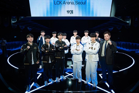 LoL 월드 챔피언십 LCK 대표팀 미디어데이에 참가한 4개 팀 대표 선수단. [사진=LCK]