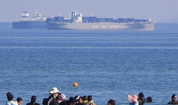 후티 반군 공격으로 침몰한 이터니티 C. [사진=후티 미디어]