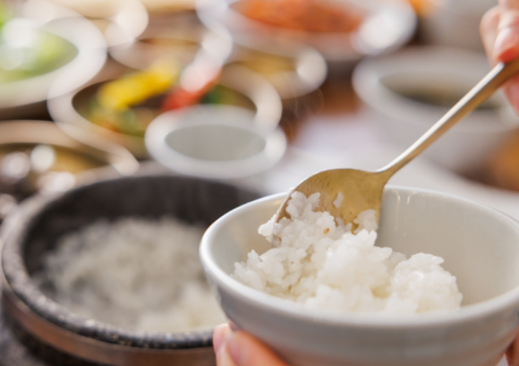 시누이와 동거 이후 식사와 생활 전반을 떠안게 되면서 갈등을 겪고 있다는 한 신혼부부 여성의 사연이 알려졌다. 사진은 본 기사 내용과 무관. [사진=조은수 기자]