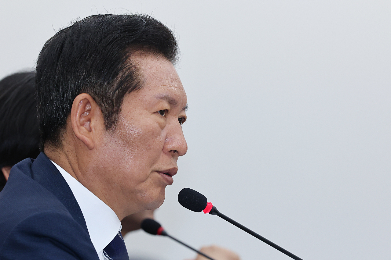 더불어민주당 정청래 대표가 20일 아시아태평양경제협력체(APEC) 정상회의가 열리는 경북 경주시 경주화백컨벤션센터(HICO)에서 열린 경북 현장 최고위원회에서 발언하고 있다. 2025.8.20 [사진=연합뉴스]