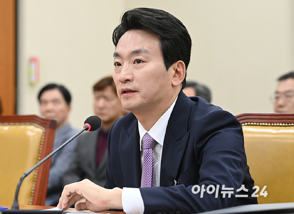 박장범 한국방송공사 사장 후보자가 지난 19일 오전 서울 여의도 국회 과학기술정보방송통신위원회에서 열린 인사청문회에서 의원 질의에 답하고 있다. [사진=곽영래 기자]