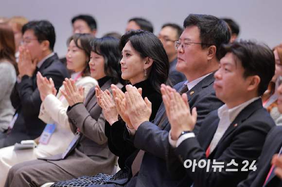 이부진 한국방문의해위원회 위원장이 17일 오전 서울 중구 커뮤니티하우스 마실에서 열린 '2026 코리아그랜드세일' 개막행사에 참석하고 있다. [사진=정소희 기자]